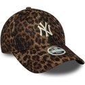 bone-curvo-leopardo-ajustavel-para-mulheres-9forty-leaopard-cosy-da-new-york-yankees-mlb-da-new-era