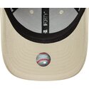 bone-curvo-bege-snapback-para-mulheres-com-logo-bege-9forty-m-crown-pu-diamante-da-los-angeles-dodgers-mlb-da-new-era