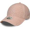bone-curvo-rosa-snapback-para-mulheres-com-logo-rosa-9forty-m-crown-winter-borg-da-new-york-yankees-mlb-da-new-era