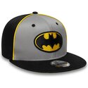 bone-plano-cinza-e-preto-snapback-para-crianca-9fifty-piping-da-batman-dc-comics-da-new-era