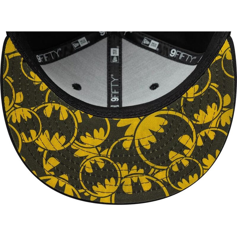 bone-plano-cinza-e-preto-snapback-para-crianca-9fifty-piping-da-batman-dc-comics-da-new-era