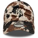 bone-curvo-castanho-ajustavel-9twenty-animal-print-da-new-york-yankees-mlb-da-new-era