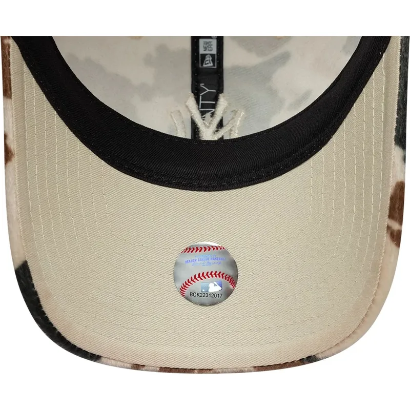 bone-curvo-castanho-ajustavel-9twenty-animal-print-da-new-york-yankees-mlb-da-new-era bone-curvo-castanho-ajustavel-9twenty-animal-print-da-new-york-yankees-mlb-da-new-era