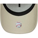 bone-curvo-bege-snapback-com-logo-castanho-e-frame-league-essential-da-new-york-yankees-mlb-da-new-era