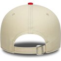 bone-curvo-bege-e-vermelho-ajustavel-9forty-colour-block-da-chicago-bulls-nba-da-new-era