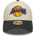 bone-curvo-bege-e-preto-ajustavel-9forty-colour-block-da-los-angeles-lakers-nba-da-new-era
