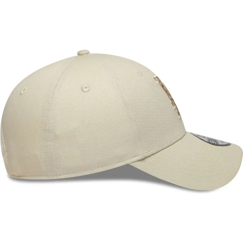 bone-curvo-bege-ajustavel-com-logo-castanho-9forty-faux-pony-infill-da-los-angeles-dodgers-mlb-da-new-era bone-curvo-bege-ajustavel-com-logo-castanho-9forty-faux-pony-infill-da-los-angeles-dodgers-mlb-da-new-era