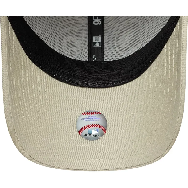 bone-curvo-bege-ajustavel-com-logo-castanho-9forty-faux-pony-infill-da-los-angeles-dodgers-mlb-da-new-era bone-curvo-bege-ajustavel-com-logo-castanho-9forty-faux-pony-infill-da-los-angeles-dodgers-mlb-da-new-era