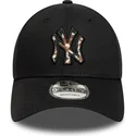 bone-curvo-preto-ajustavel-com-logo-castanho-9forty-faux-pony-infill-da-new-york-yankees-mlb-da-new-era
