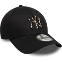 bone-curvo-preto-ajustavel-com-logo-castanho-9forty-faux-pony-infill-da-new-york-yankees-mlb-da-new-era