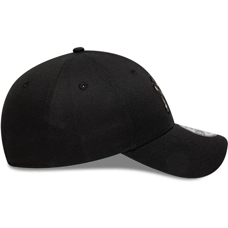 bone-curvo-preto-ajustavel-com-logo-castanho-9forty-faux-pony-infill-da-new-york-yankees-mlb-da-new-era bone-curvo-preto-ajustavel-com-logo-castanho-9forty-faux-pony-infill-da-new-york-yankees-mlb-da-new-era
