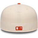 bone-plano-bege-e-laranja-justo-com-logo-laranja-59fifty-league-essential-da-new-york-yankees-mlb-da-new-era