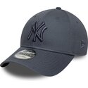 bone-curvo-cinza-escuro-ajustavel-com-logo-cinza-escuro-9forty-league-essential-da-new-york-yankees-mlb-da-new-era