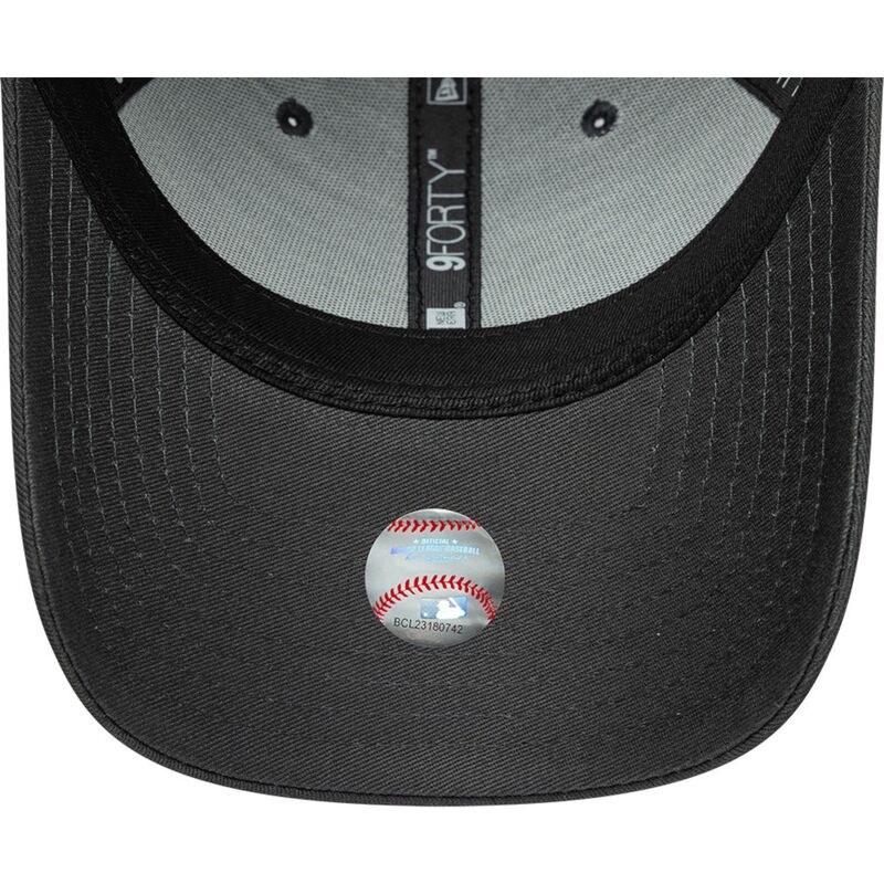 bone-curvo-cinza-ajustavel-9forty-metallic-outline-da-new-york-yankees-mlb-da-new-era bone-curvo-cinza-ajustavel-9forty-metallic-outline-da-new-york-yankees-mlb-da-new-era