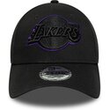 bone-curvo-preto-ajustavel-com-logo-violeta-9forty-outline-da-los-angeles-lakers-nba-da-new-era