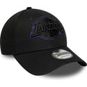 bone-curvo-preto-ajustavel-com-logo-violeta-9forty-outline-da-los-angeles-lakers-nba-da-new-era