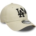 bone-curvo-bege-ajustavel-com-logo-preto-9forty-outdoor-icon-da-los-angeles-dodgers-mlb-da-new-era