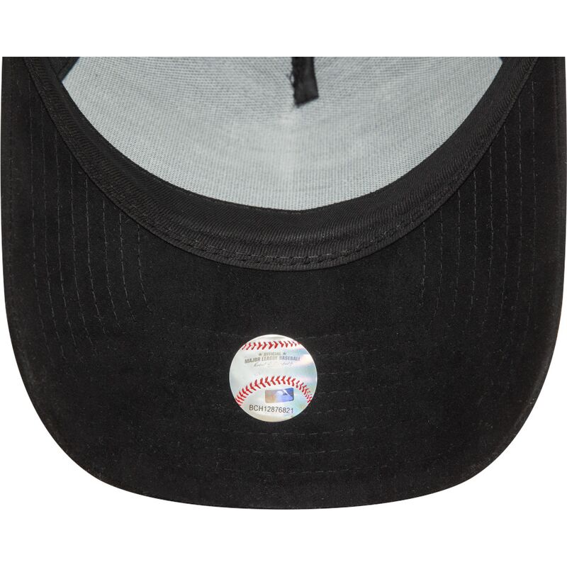 bone-curvo-preto-snapback-com-logo-preto-e-frame-faux-suede-da-new-york-yankees-mlb-da-new-era bone-curvo-preto-snapback-com-logo-preto-e-frame-faux-suede-da-new-york-yankees-mlb-da-new-era