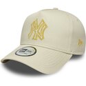 bone-curvo-bege-snapback-com-logo-dourado-e-frame-metallic-outline-da-new-york-yankees-mlb-da-new-era