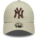 bone-curvo-bege-snapback-com-logo-castanho-9forty-m-crown-da-new-york-yankees-mlb-da-new-era