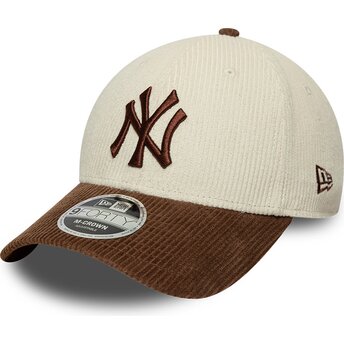 Boné curvo castanho e bege ajustável com logo castanho 9FORTY M-Crown Cord da New York Yankees MLB da New Era