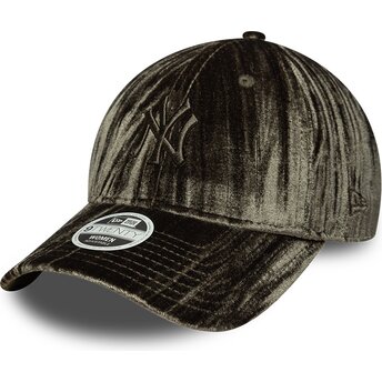 Boné curvo verde ajustável para mulheres com logo verde 9TWENTY Velour da New York Yankees MLB da New Era