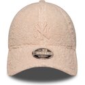 bone-curvo-rosa-snapback-para-crianca-com-logo-rosa-9forty-m-crown-winter-borg-da-new-york-yankees-mlb-da-new-era