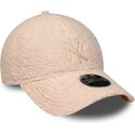 bone-curvo-rosa-snapback-para-crianca-com-logo-rosa-9forty-m-crown-winter-borg-da-new-york-yankees-mlb-da-new-era