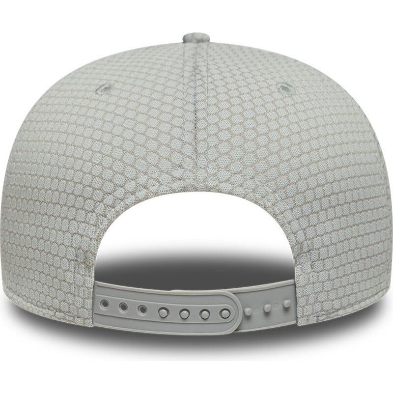 bone-curvo-cinza-snapback-com-logo-cinza-9seventy-stretch-snap-mesh-flawless-da-new-york-yankees-mlb-da-new-era