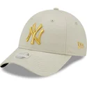 bone-curvo-bege-ajustavel-para-mulheres-com-logo-dourado-9forty-metallic-logo-da-new-york-yankees-mlb-da-new-era