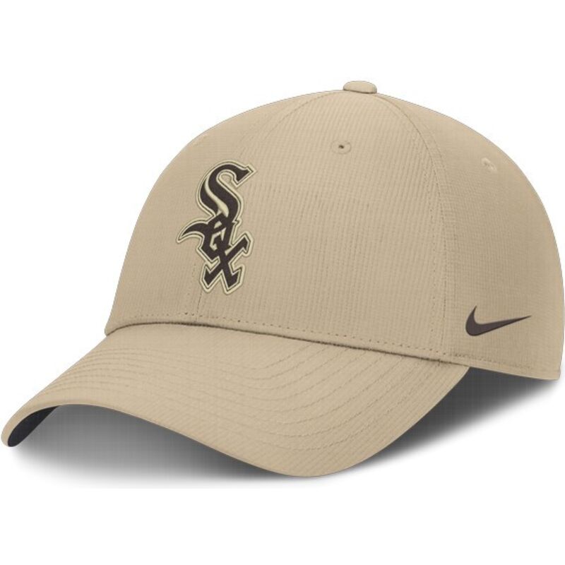 bone-curvo-bege-ajustavel-com-logo-castanho-club-structured-uv-poly-ripstop-da-chicago-white-sox-mlb-da-nike bone-curvo-bege-ajustavel-com-logo-castanho-club-structured-uv-poly-ripstop-da-chicago-white-sox-mlb-da-nike