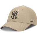 bone-curvo-bege-ajustavel-com-logo-castanho-club-structured-uv-poly-ripstop-da-new-york-yankees-mlb-da-nike