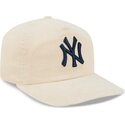 bone-curvo-bege-ajustavel-com-logo-azul-marinho-19twenty-na-lifestyle-f1-da-new-york-yankees-mlb-da-new-era