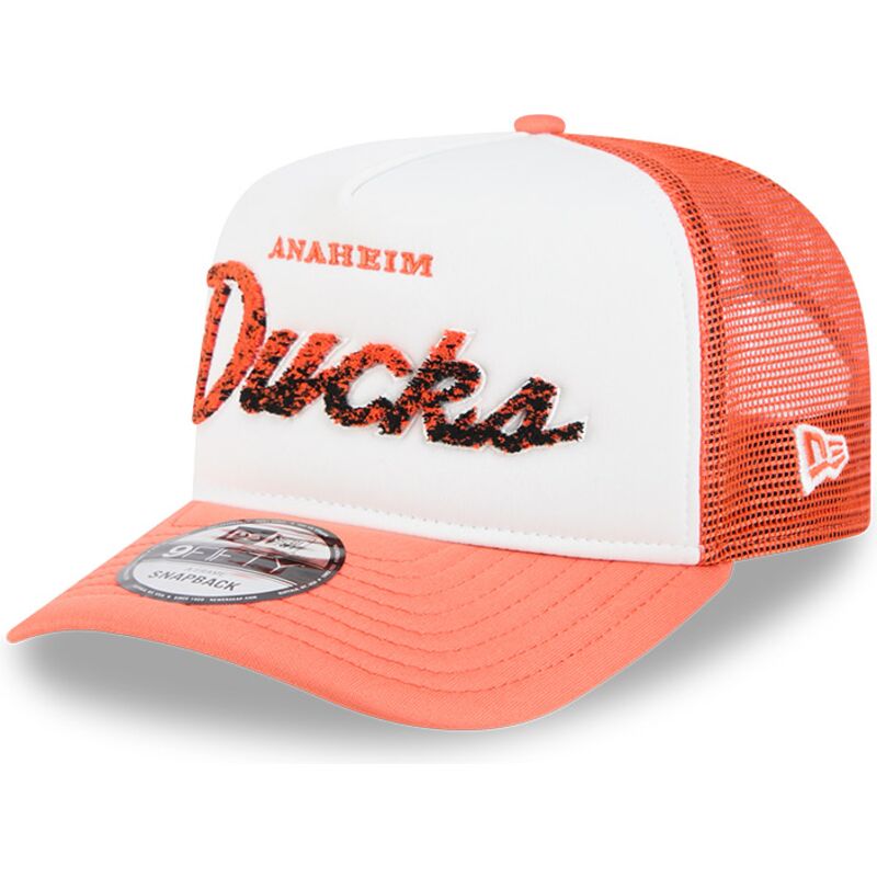bone-trucker-laranja-e-branco-9fifty-a-frame-na-lifestyle-f1-da-anaheim-ducks-nhl-da-new-era