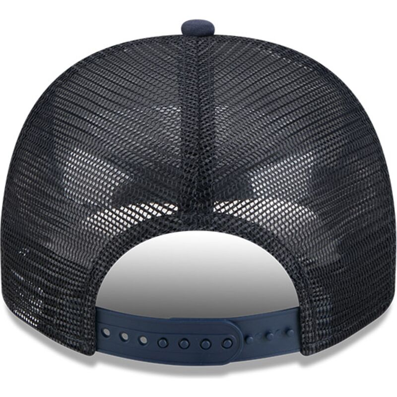 bone-trucker-azul-marinho-e-branco-9fifty-a-frame-na-lifestyle-f1-da-new-york-yankees-mlb-da-new-era