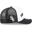 bone-trucker-preto-e-branco-9fifty-a-frame-na-lifestyle-f1-da-chicago-white-sox-mlb-da-new-era