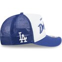 bone-trucker-azul-e-branco-9fifty-a-frame-na-lifestyle-f1-da-los-angeles-dodgers-mlb-da-new-era