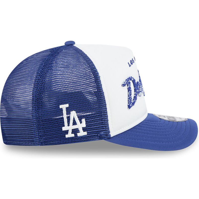 bone-trucker-azul-e-branco-9fifty-a-frame-na-lifestyle-f1-da-los-angeles-dodgers-mlb-da-new-era
