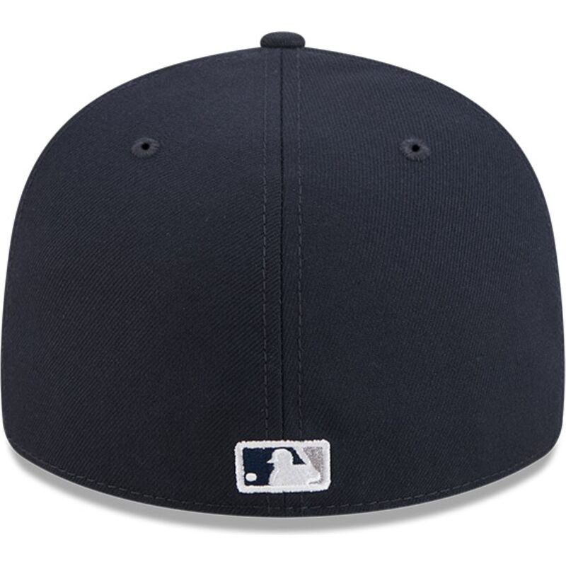bone-curvo-azul-marinho-justo-59fifty-pin-na-lifestyle-f1-da-new-york-yankees-mlb-da-new-era