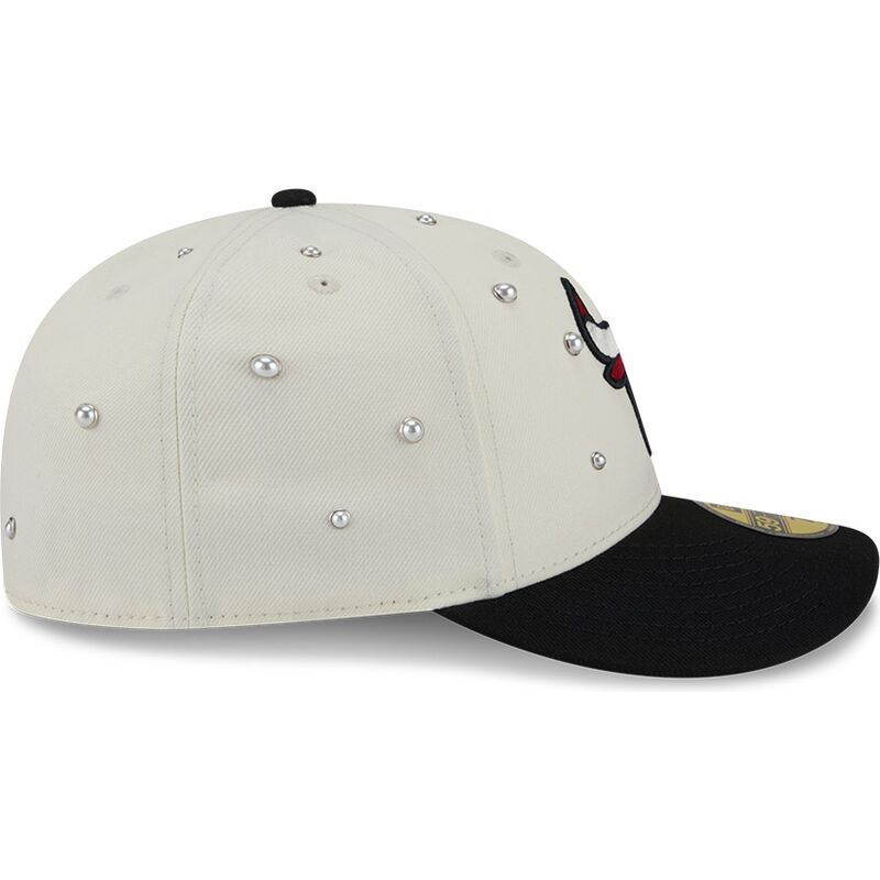 bone-curvo-bege-e-preto-justo-59fifty-beads-na-lifestyle-f1-da-chicago-bulls-nba-da-new-era