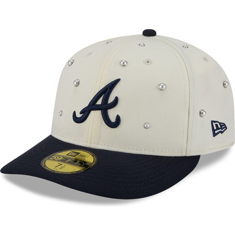 bone-curvo-bege-e-azul-marinho-justo-59fifty-beads-na-lifestyle-f1-da-atlanta-braves-mlb-da-new-era bone-curvo-bege-e-azul-marinho-justo-59fifty-beads-na-lifestyle-f1-da-atlanta-braves-mlb-da-new-era