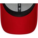 bone-curvo-bege-e-vermelho-ajustavel-para-mulheres-9forty-contrast-da-manchester-united-football-club-premier-league-da-new-era