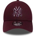 bone-curvo-grena-vermelho-ajustavel-com-logo-grena-9forty-team-outline-da-new-york-yankees-mlb-da-new-era