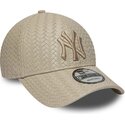 bone-curvo-bege-ajustavel-com-logo-bege-9forty-pu-weave-da-new-york-yankees-mlb-da-new-era