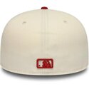 bone-plano-bege-e-vermelho-justo-com-logo-vermelho-59fifty-league-essential-da-new-york-yankees-mlb-da-new-era