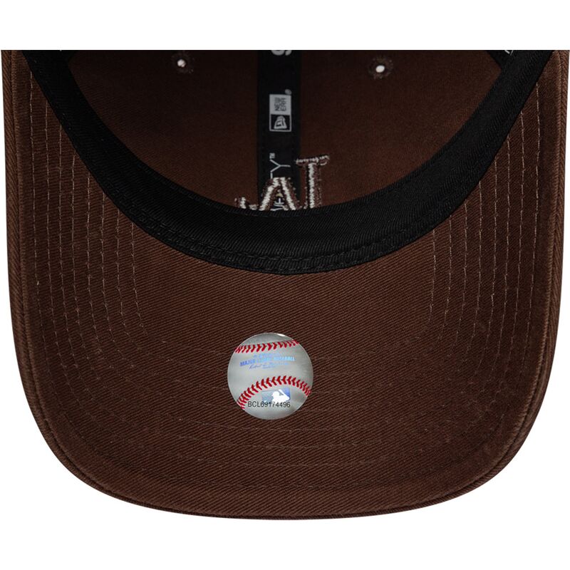 bone-curvo-castanho-ajustavel-com-logo-castanho-9twenty-washed-midi-logo-da-los-angeles-dodgers-mlb-da-new-era bone-curvo-castanho-ajustavel-com-logo-castanho-9twenty-washed-midi-logo-da-los-angeles-dodgers-mlb-da-new-era