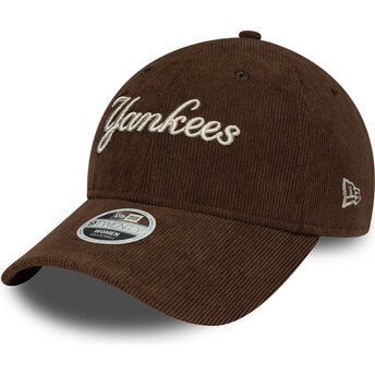 Boné curvo castanho ajustável para mulheres 9TWENTY Cord Script da New York Yankees MLB da New Era