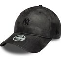 bone-curvo-preto-ajustavel-para-mulheres-com-logo-preto-9twenty-washed-pu-da-new-york-yankees-mlb-da-new-era
