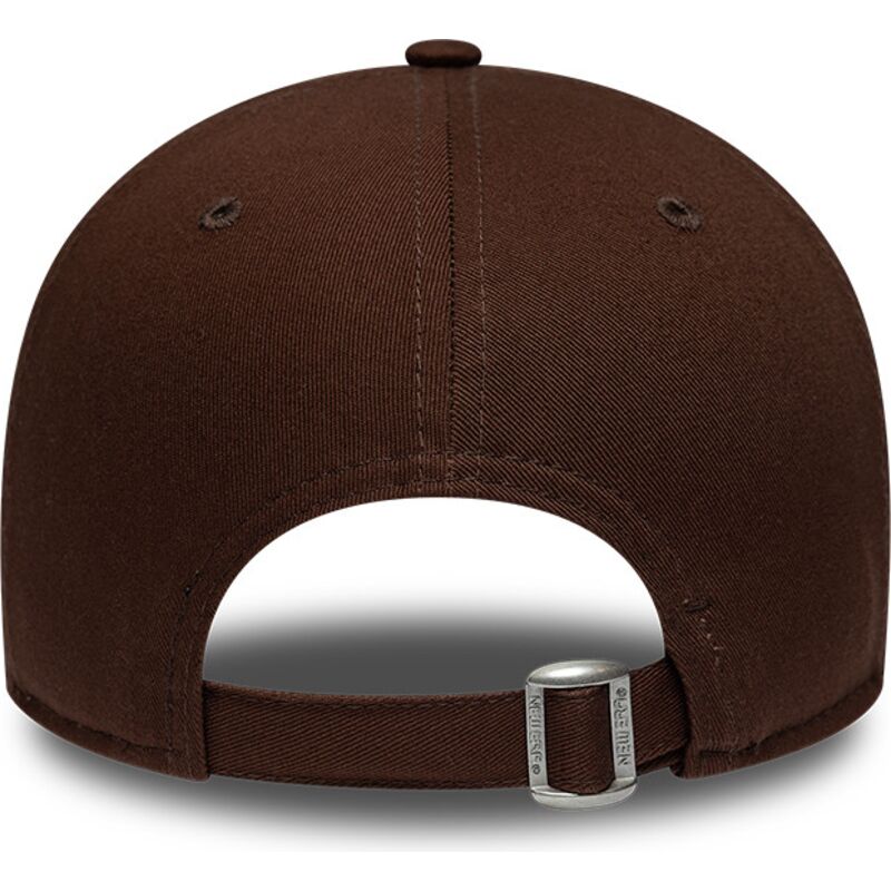 bone-curvo-castanho-escuro-ajustavel-com-logo-castanho-9forty-league-essential-da-new-york-yankees-mlb-da-new-era