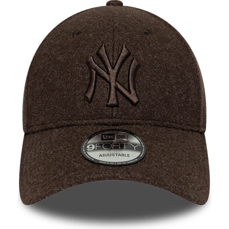bone-curvo-castanho-snapback-com-logo-castanho-9forty-winter-da-new-york-yankees-mlb-da-new-era
